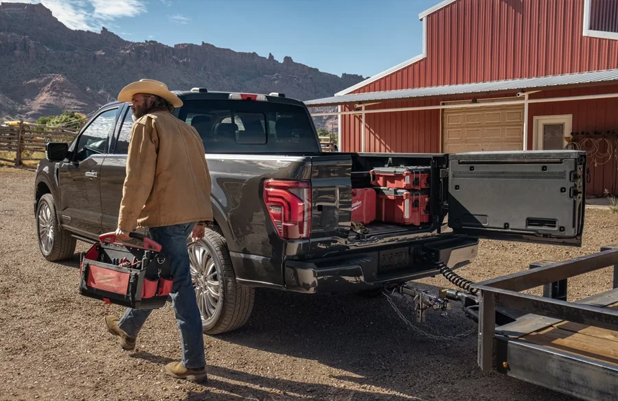Ford F-150 open tailgate